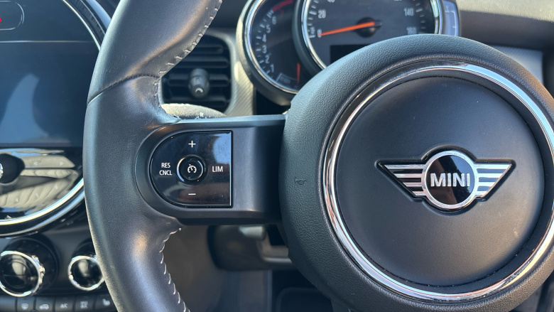 MINI Hatchback 1.5 Cooper Exclusive Premium 3dr Auto Petrol Hatchback